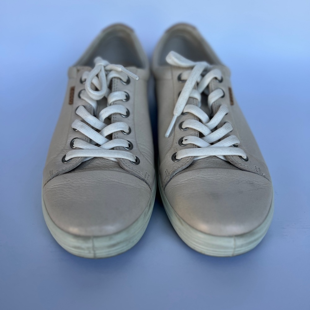 Sneakers - Picture 4 of 8